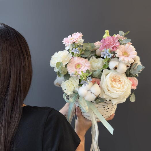 Корзина цветов 47