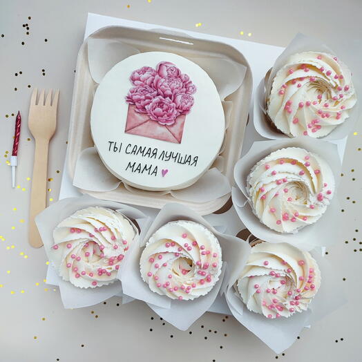 Большой подарочный набор для мамули из бенто торта и нежных ягодных капкейков Лучшей маме