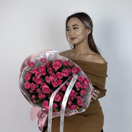 Моно букет из кустовых роз Sofia