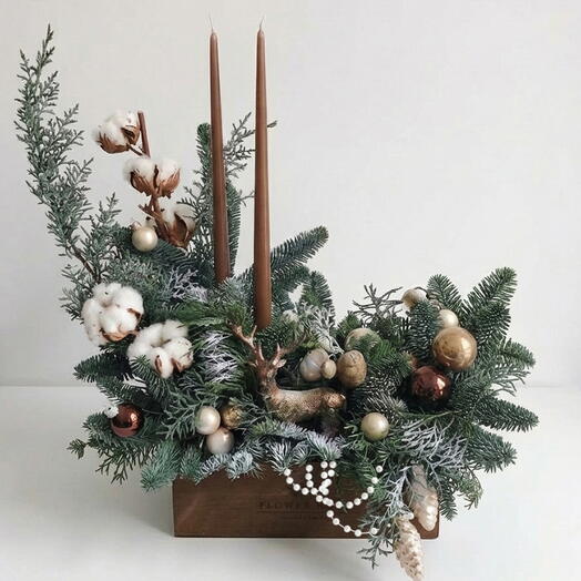 Новогодняя композиция с эко-декором в деревянном ящике со свечами, размер M