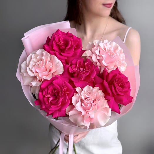 Стильный яркий букет розовые французские розы Пинк Мондиаль и Пинк Флойд
