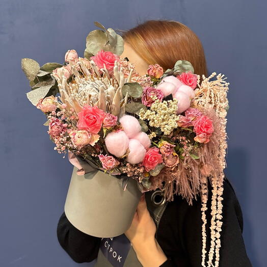 Interior composition of dried flowers