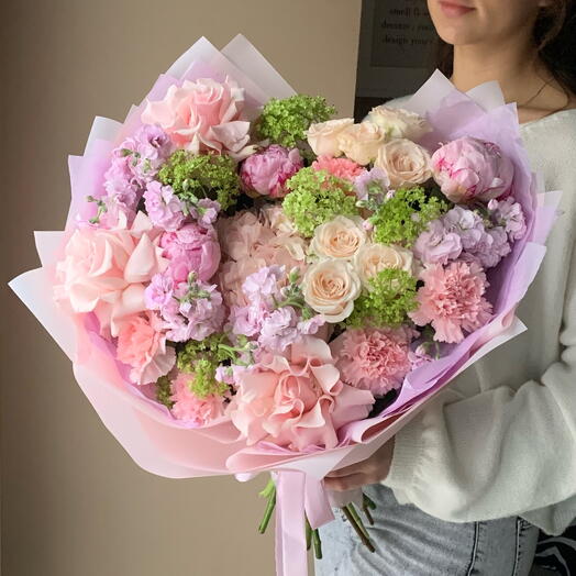 Роскошный букет «Летнее утро» с ароматными пионами, маттиолой, розами🎀