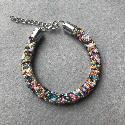 Браслет из бисера разноцветный