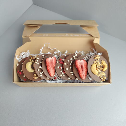 Chocolate mediants 8 pieces of milk chocolate