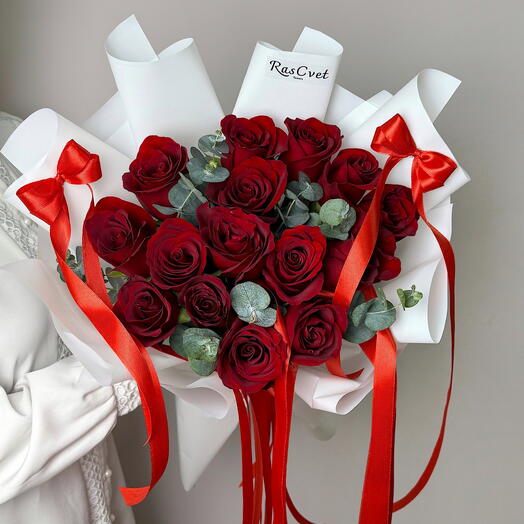 Букет Красных Роз с Лентами 15 шт