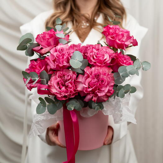 Розы в коробке "Валентинка" - Цветочная сказка