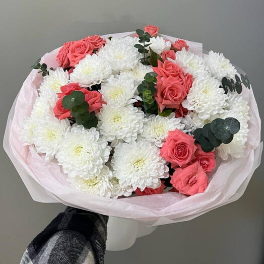 Букет из кустовых Роз и Хризантем Валентинка