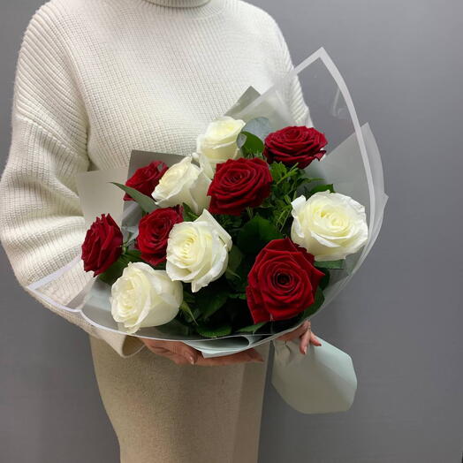 Букет из 11 роз "Эстетика" от Букет в Момент