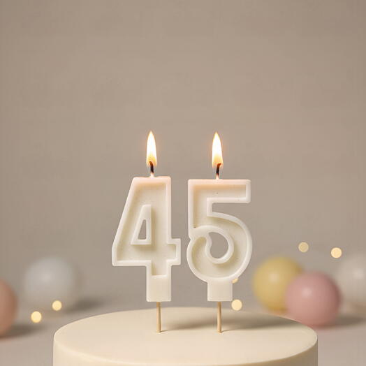 Свеча-цифра «45» молочная, 7 см, соевый воск, ручная работа
