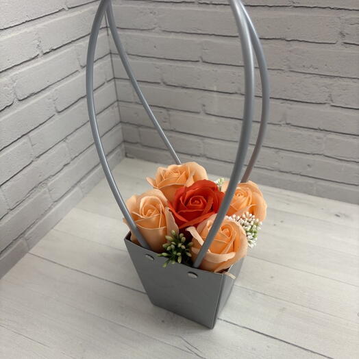 Корзинка розы из мыла