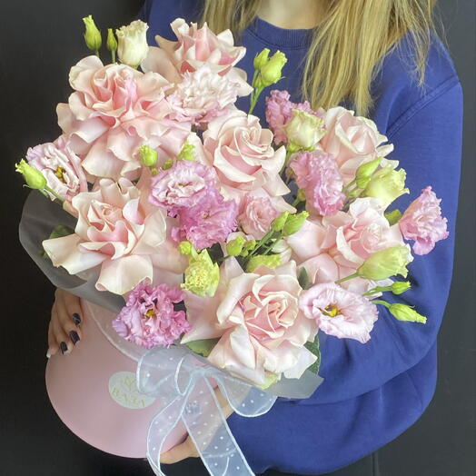 Композиция с французской розой и эустомой 🌸