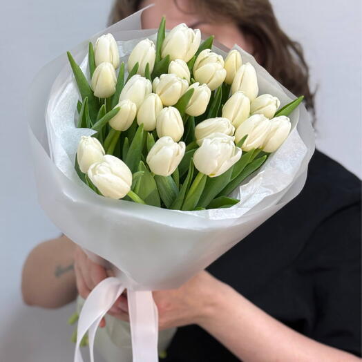 Букет белых тюльпанов 25 штук