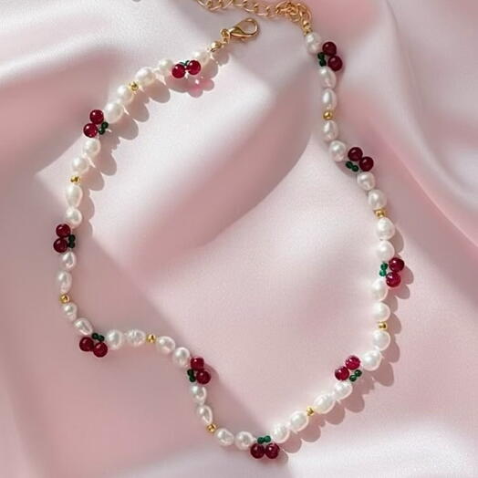 Чокер с вишенками