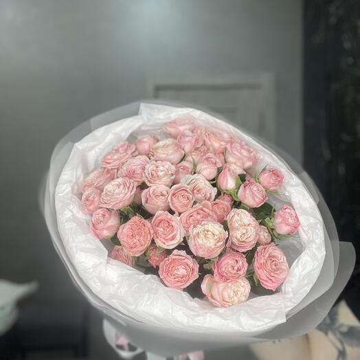 Букет из нежных кустовых роз