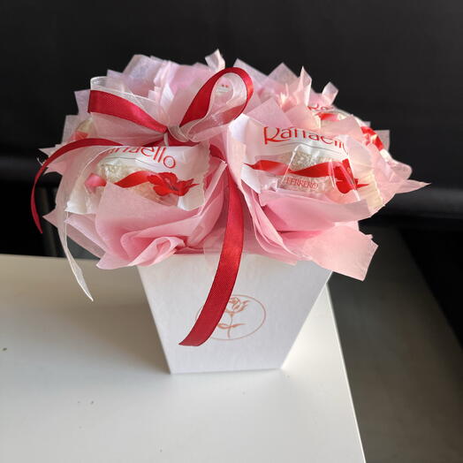 Коробочка с конфетами Raffaello