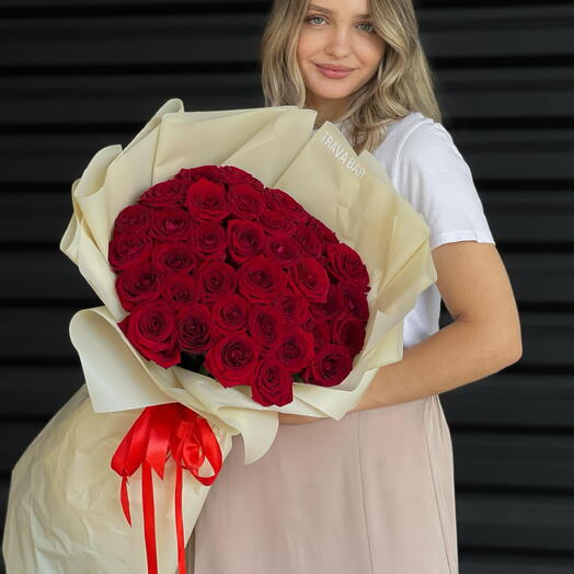 Букет из 35 бордовых роз 50/60 см