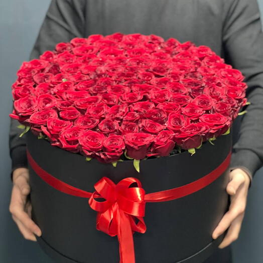 ПРОИЗВЕДЕНИЕ ИЗ 101 КРУПНОЙ КРАСНОЙ РОЗЫ В КОРОБКЕ