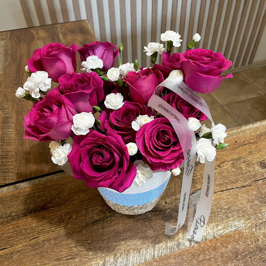 Композиция в корзинке с розой Пинк Флойд