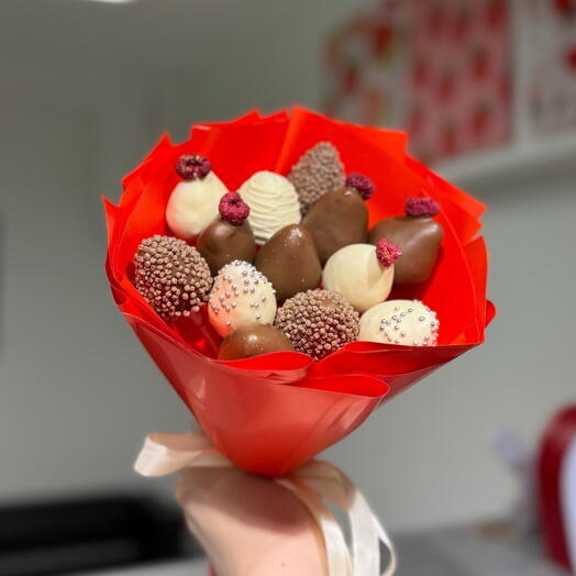 Red Passion Chocolate Strawberry Bouquet