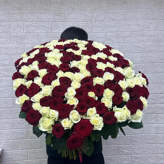 Красные И Белые Розы Микс