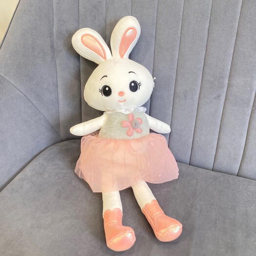Зайка в розовом наряде 🐰🎀