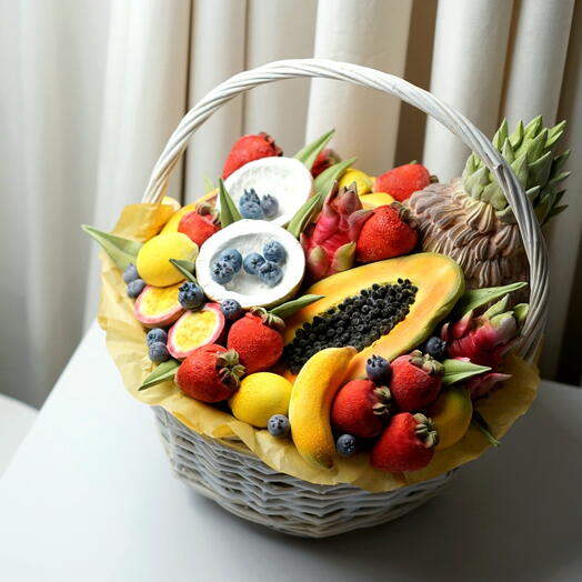 Корзина с зефирными фруктами