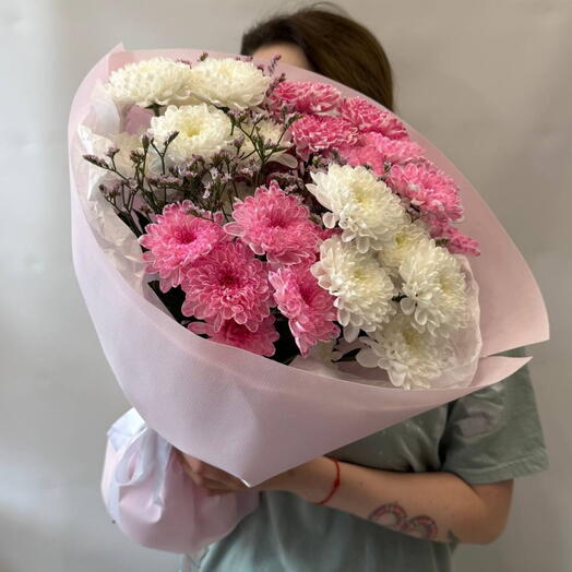 Букет из кустовых хризантем и лимониума