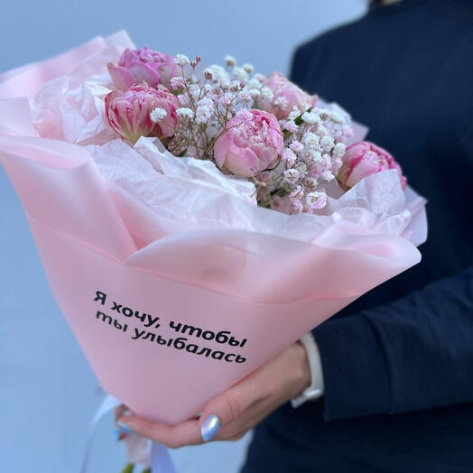 Розовые пионы с белой гипсофилой «Рафаэлка»