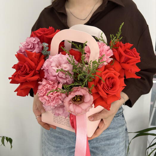 Сумочка с розами, эустомой 🌸️