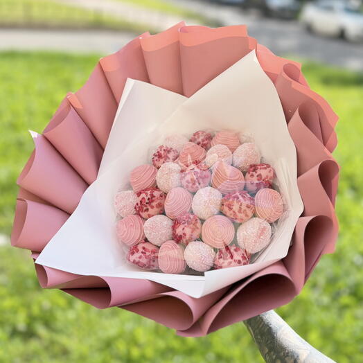 Букет из клубники в шоколаде 27 ягод raspberry