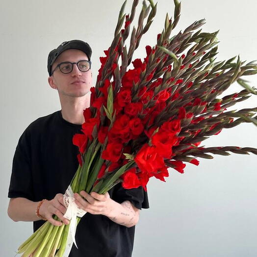 Букет красных гладиолусов (25 шт)