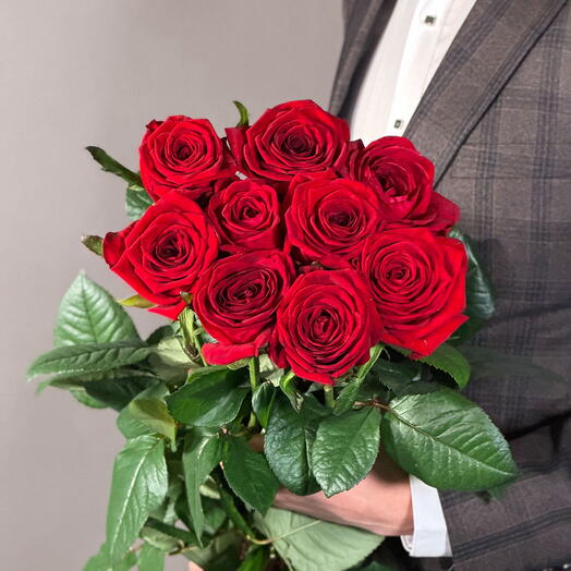 Букет из 9 роз Red Naomi