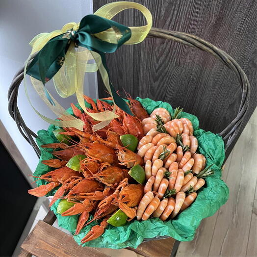 Корзина раки и креветки
