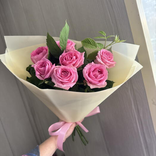 Розовые розы букетик