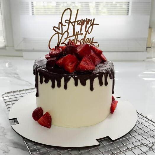 Festive cake 1700 gr with berries "Black forest"