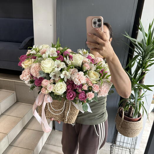 Шикарная корзина цветов для самых любимых 💕