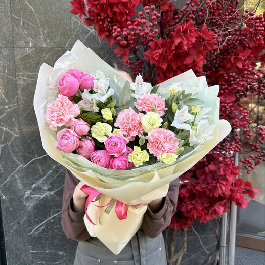 Летний дофамин с пионовидной розой и диантусами💐