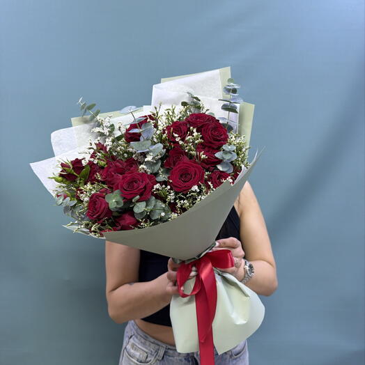 Авторский букет с кустовыми розами