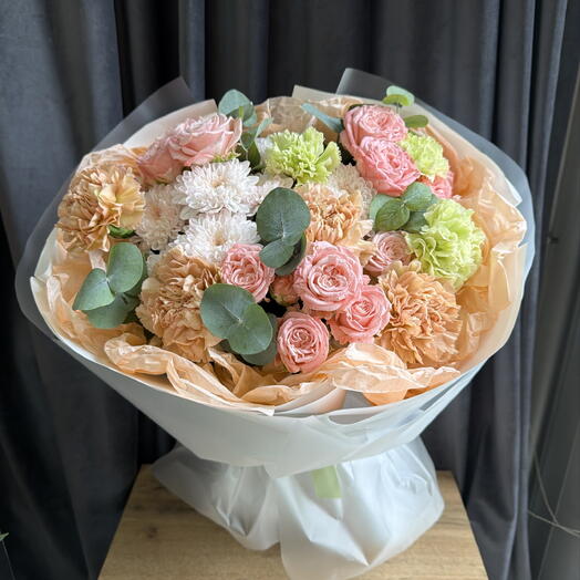 Осенний букет с кустовой розой
