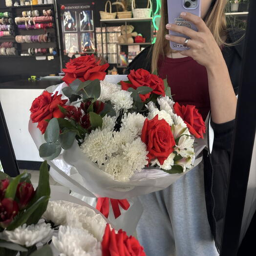 красное на белом