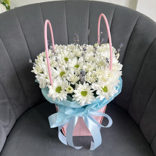 Цветы в коробке «Ромашки и лаванда»