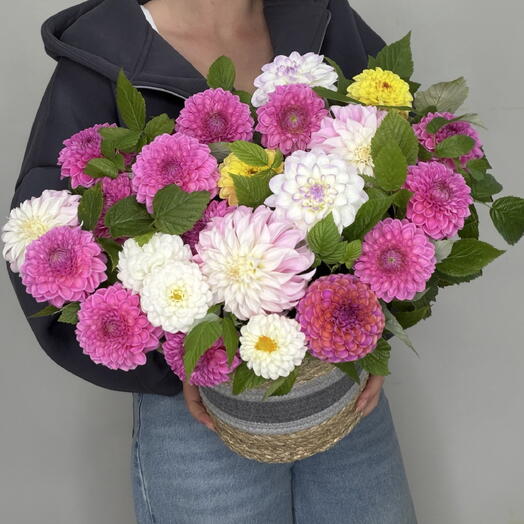 Нежная композиция с георгинами 🌸