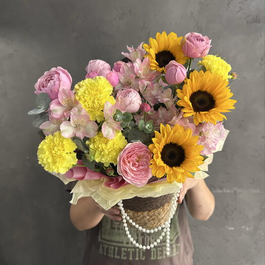 Сочная композиция с подсолнухами🌻