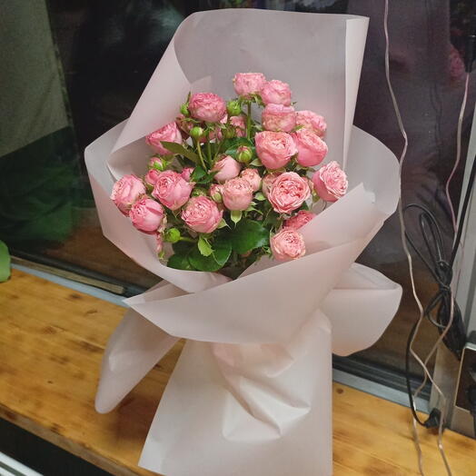 Букет из кустовых роз