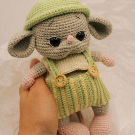 Вязаная игрушка "Мышонок"