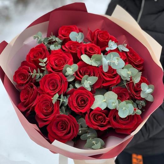 Ramo de rosas escarlatas