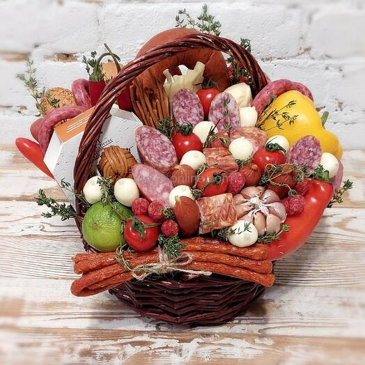 Gift basket with sausages (Basket diameter 25 cm), 5800 RUB, delivery
