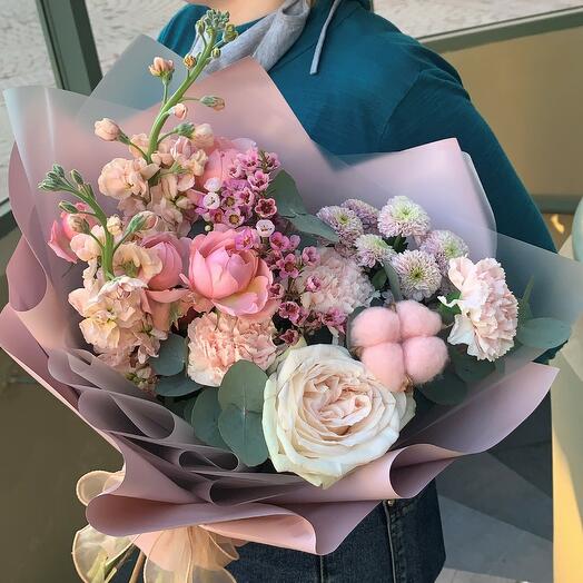 Букет с хлопком, пионовидной розой и хамелациумом