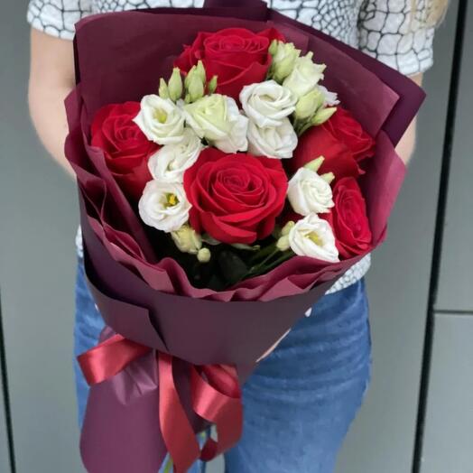 Ramo de rosas y eustoma